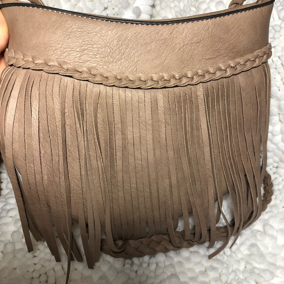 Mellow World dusty rose boho crossbody fringe bag - Picture 2 of 6